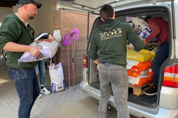 Elindult a Nyíregyházi Állatpark első segélyszállítmánya Ukrajna felé
