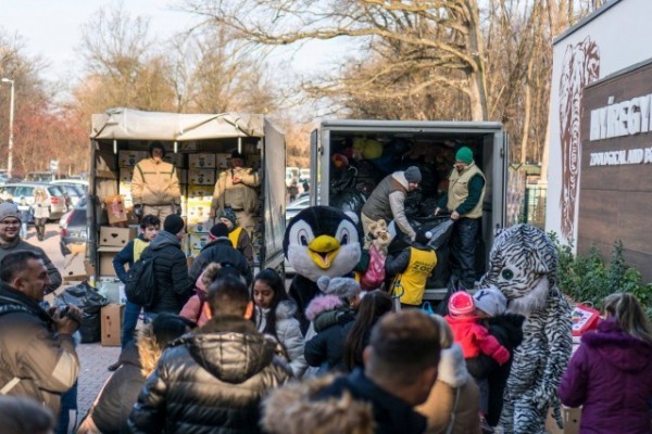 Idén is nagy sikerrel zajlott a 100Ft-os adománygyűjtő napunk