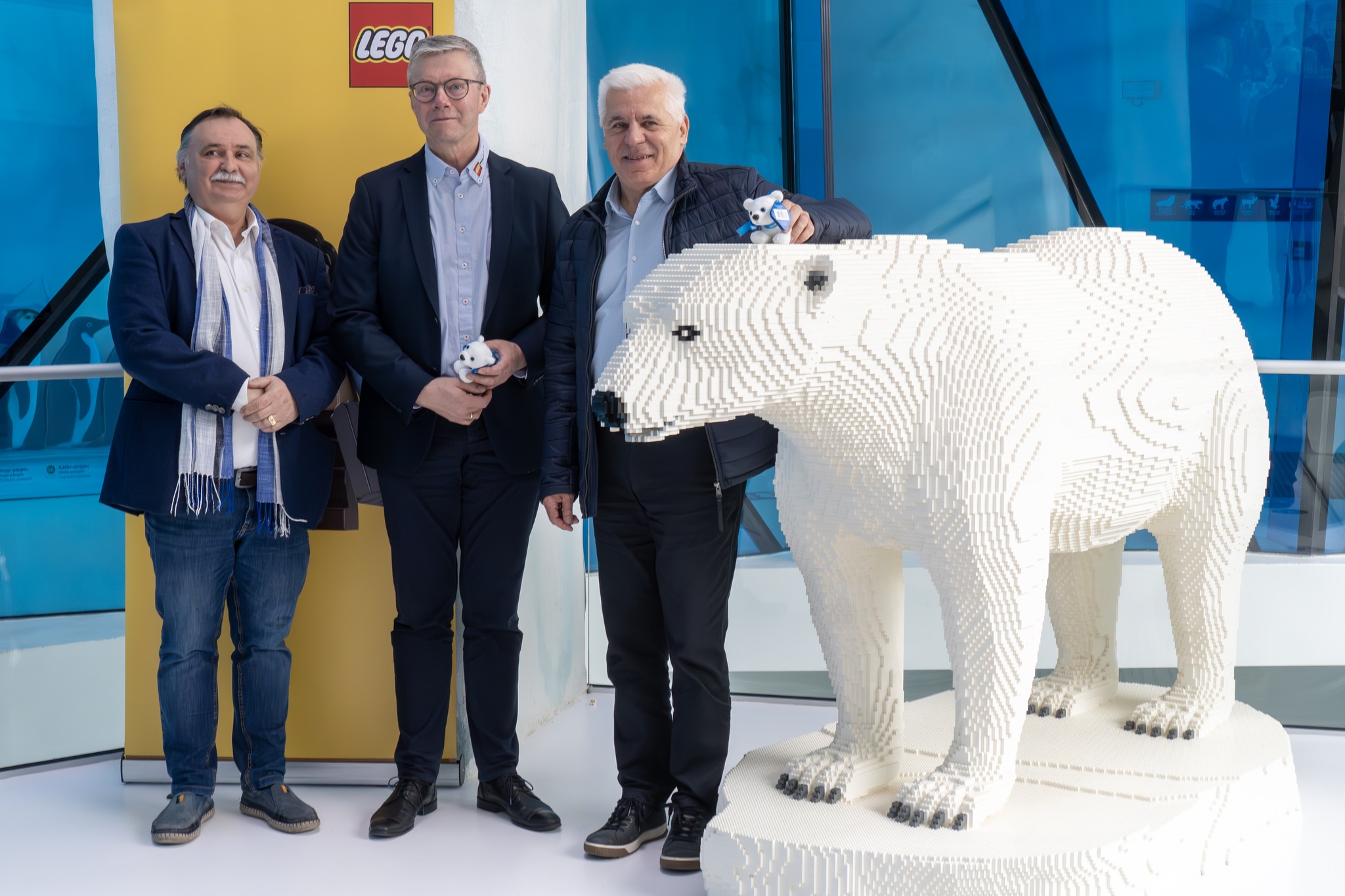 Életnagyságú LEGO jegesmedve cikk kiemelő képe